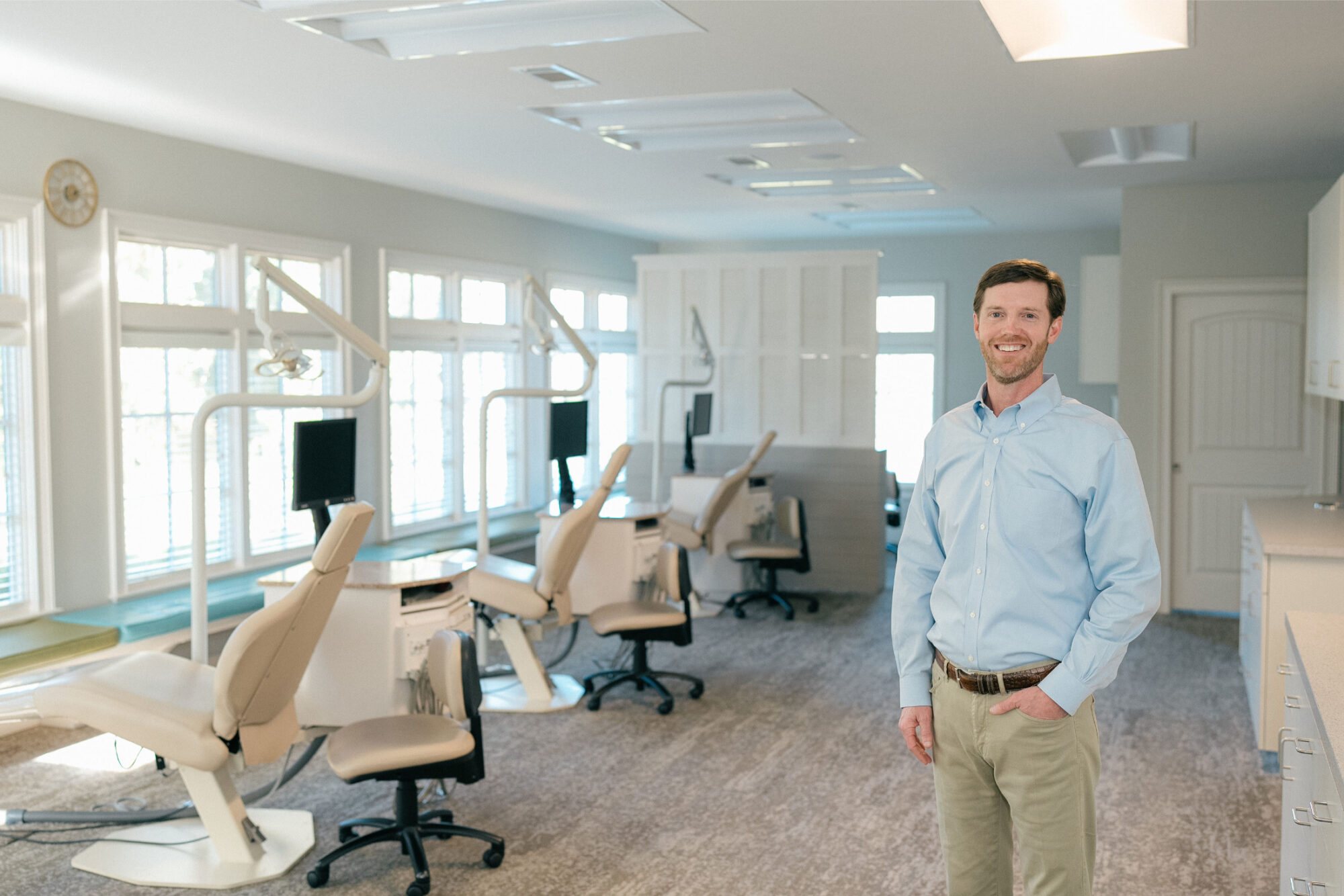 scout guide one hand in pocket braces auburn